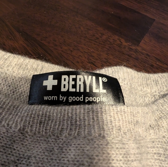 +Beryll 100% Cashmere Sweater Poncho Shrug, Grey, Oversized, OS - Picture 3 of 4